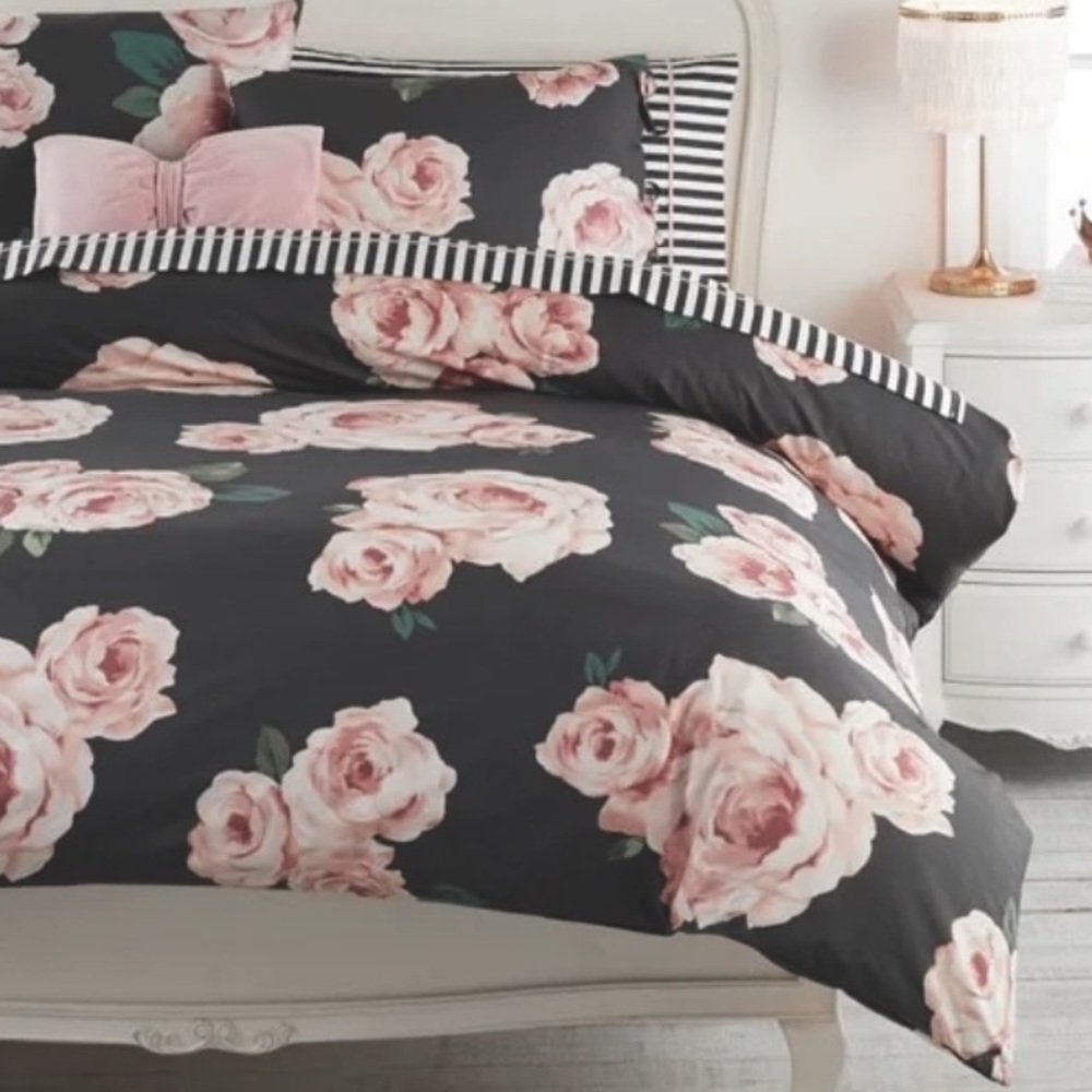 Pottery Barn Teen Emily & Meritt bed of Roses duvet cover & sham